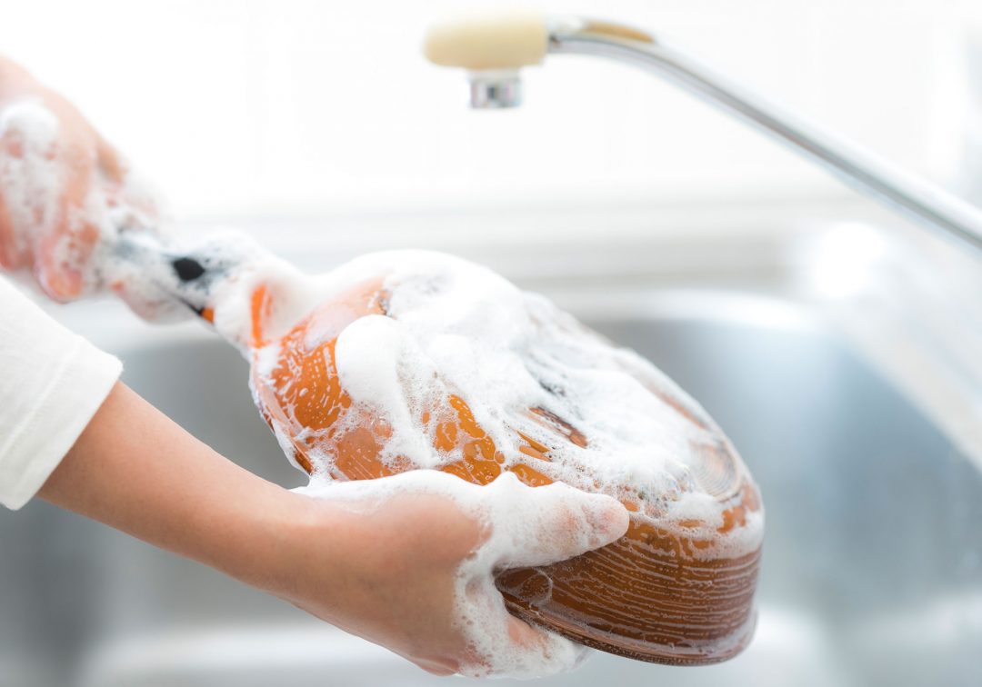 Come pulire una pentola bruciata dentro e fuori | QVC