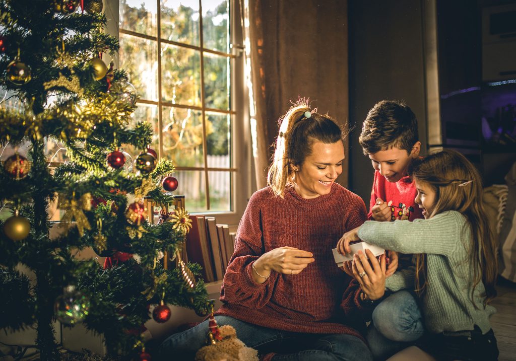 Decorare albero di natale 