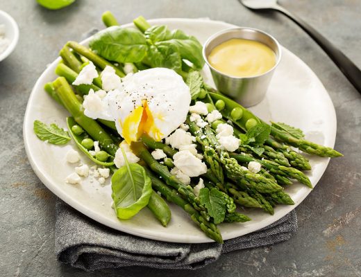 Insalata con asparagi mimosa