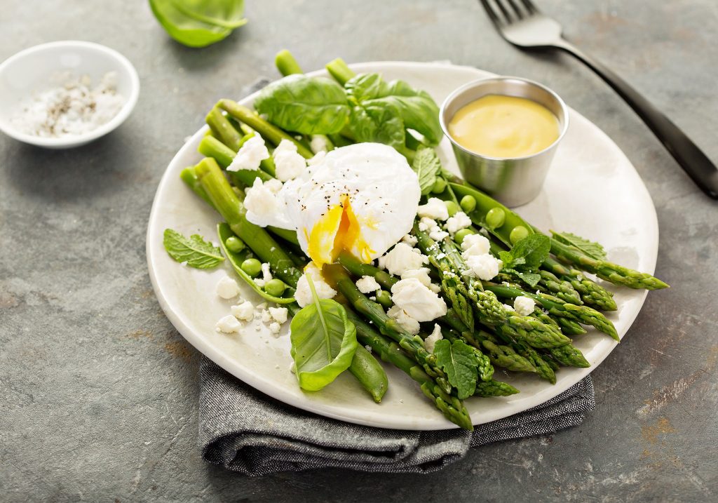 Insalata con asparagi mimosa