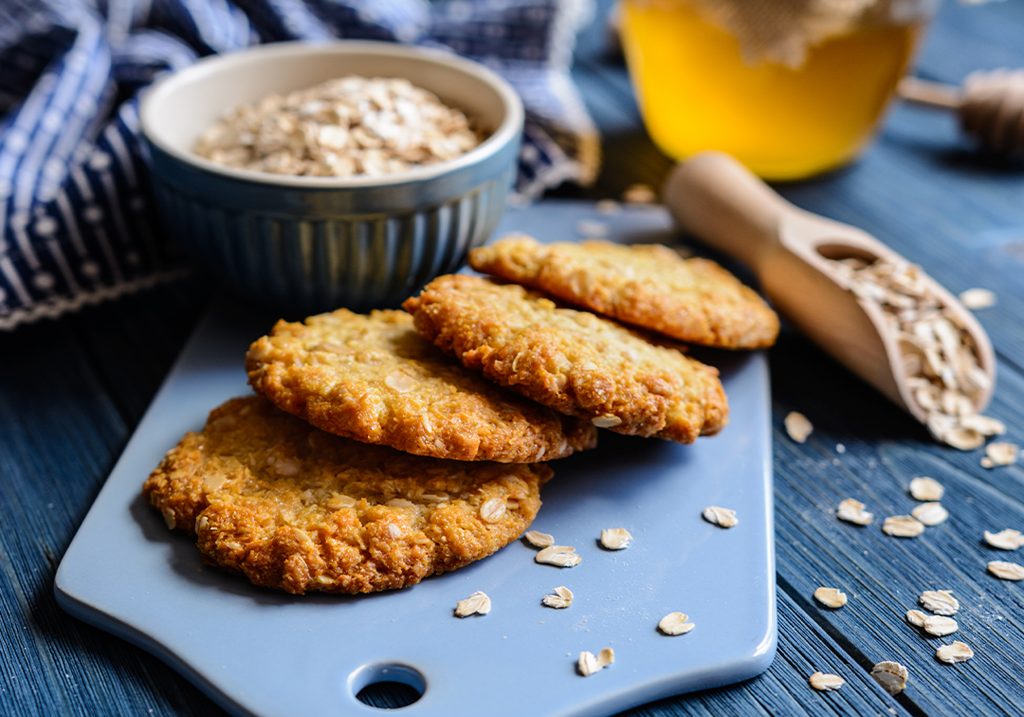 Biscotti con fiocchi d’avena miele e noci