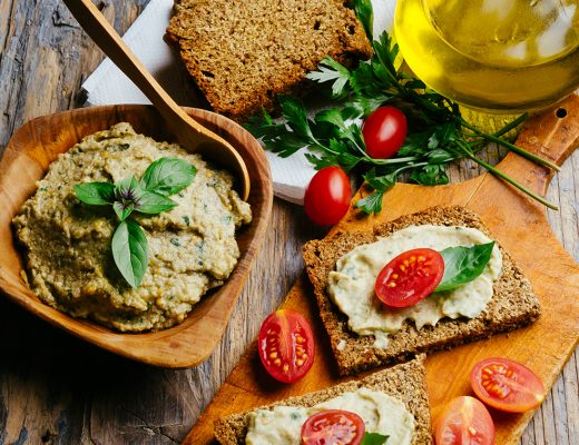 Hummus di melanzane