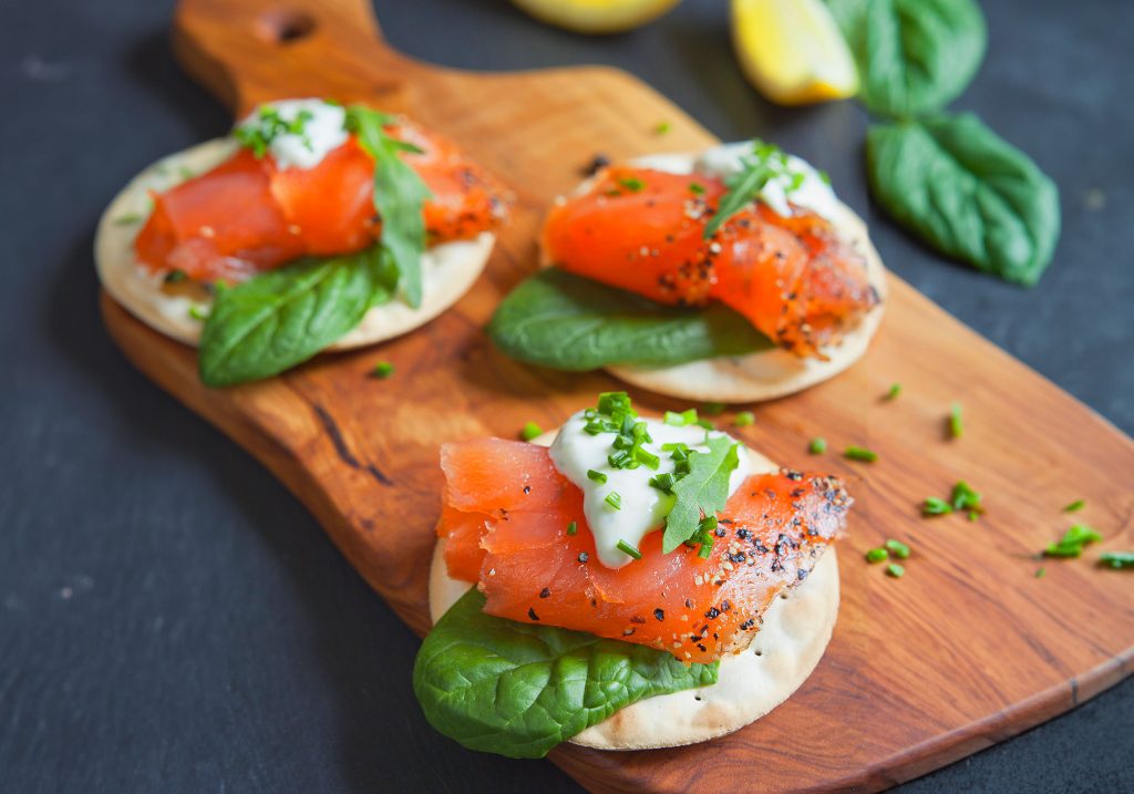 Turbante di salmone affumicato con yogurt e spinaci 